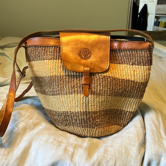 Kenyan Crafts Co. Hand made Leather/straw tote - Picture 1 of 2